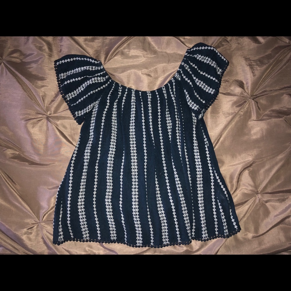 Off the shoulder top - size small